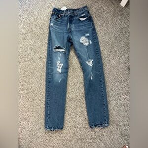 Levi’s 501 Original Fit Women’s Jeans
Size- W25 L32